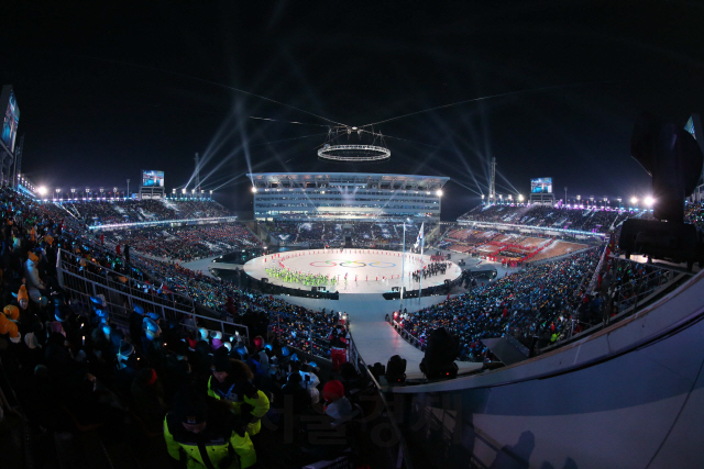 지난 9일 평창 올림픽파크에서 열린 2018평창 동계올림픽 개막식이 열리고 있다./평창=권욱기자