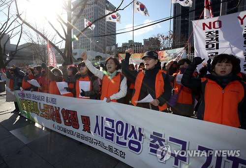 아이돌보미 1200여명, 여가부에 “체불임금 지급하라” 집단소송