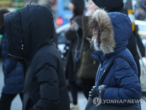 화요일인 13일 오전까지 추위가 이어지다 오후부터 차차 기온이 올라 전국 대부분 지역이 영상권에 접어들 전망이다. /연합뉴스