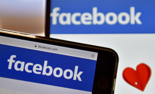 작년 미국 24세 이하 이용자 280만명, 페이스북 떠났다