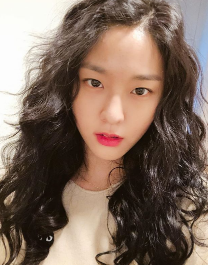 AOA 설현 근황, 긴 생머리 버리고 ‘빠글빠글’한 헤어~