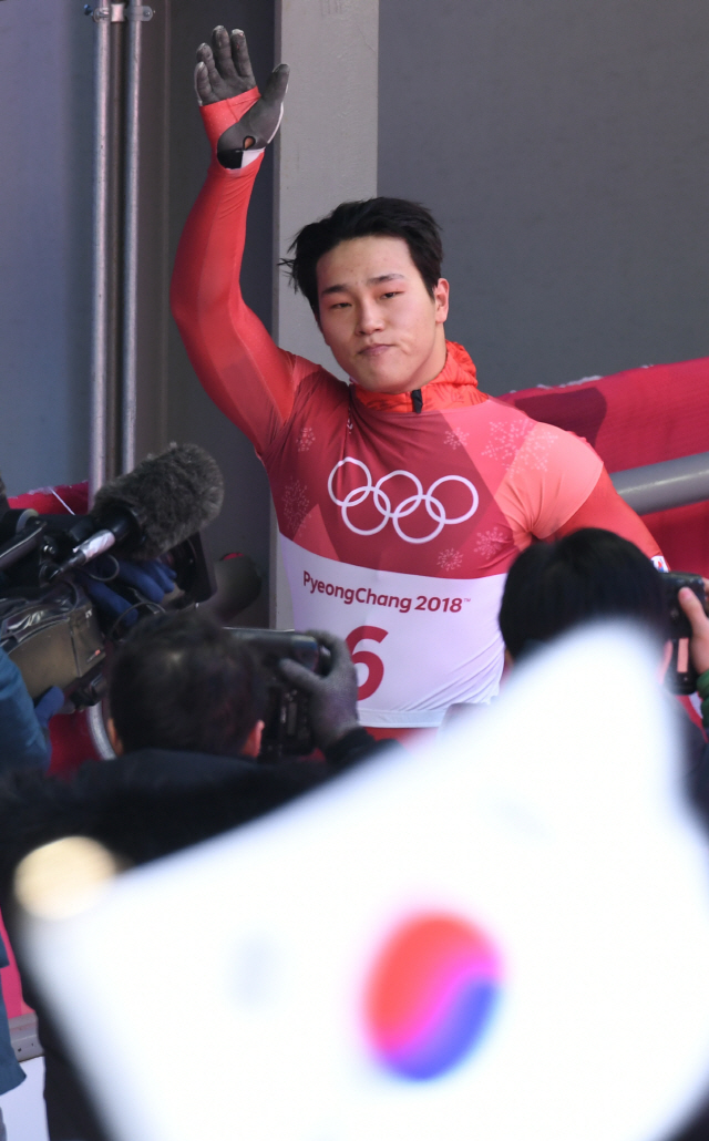 신기록 또 신기록…윤성빈 스켈레톤 아시아 첫 올림픽 금에 ‘바짝’