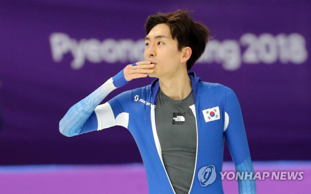 이승훈, 스피드스케이팅 10000ｍ 중간 1위…한국 신기록 작성