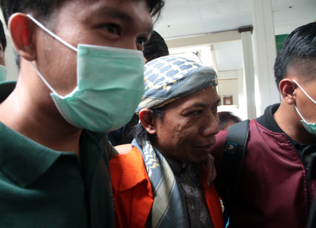 지난 2016년 자카르타 도심 총기·폭탄 테러의 배후로 지목된 인도네시아 이슬람 성직자 아만 압두라흐만(45)./EPA연합뉴스