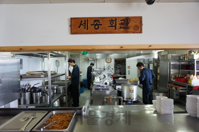 지구 남쪽 끝 한국인들에게도 찾아온 새해...남극세종과학기지 24시