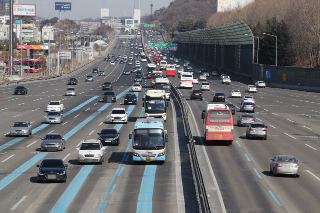 16일 오전 10시 현재 전국 고속도로는 원활한 소통을 보이고 있다./연합뉴스