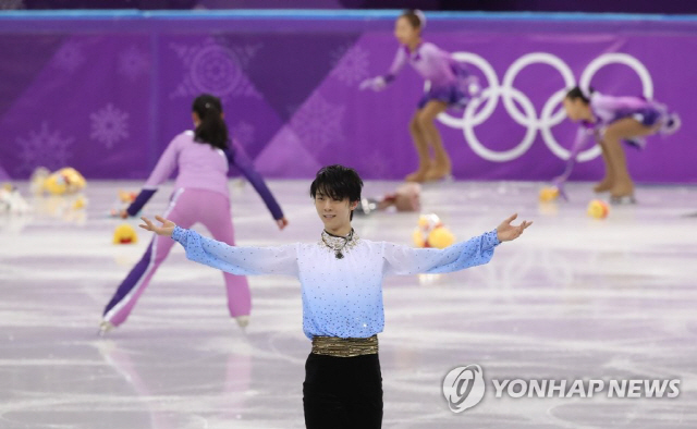 ‘피겨왕자’ 하뉴 유즈루, 곰돌이 인형 세례에 “평창과 강릉에 기부할 것”