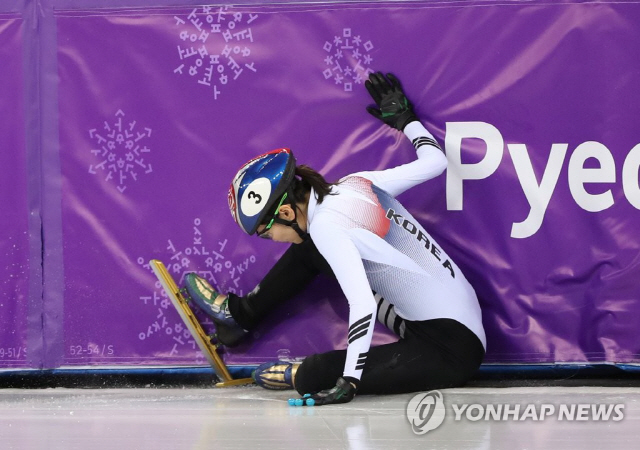 김아랑·최민정, 여자 1,5000m 준결승 진출…심석희 넘어져 탈락