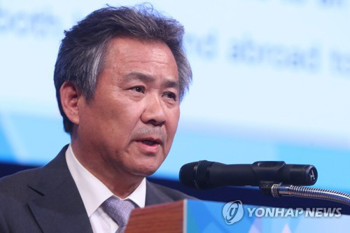 ‘막말 논란’ 이기흥 대한체육회장, 자원봉사자 직접 만나 사과