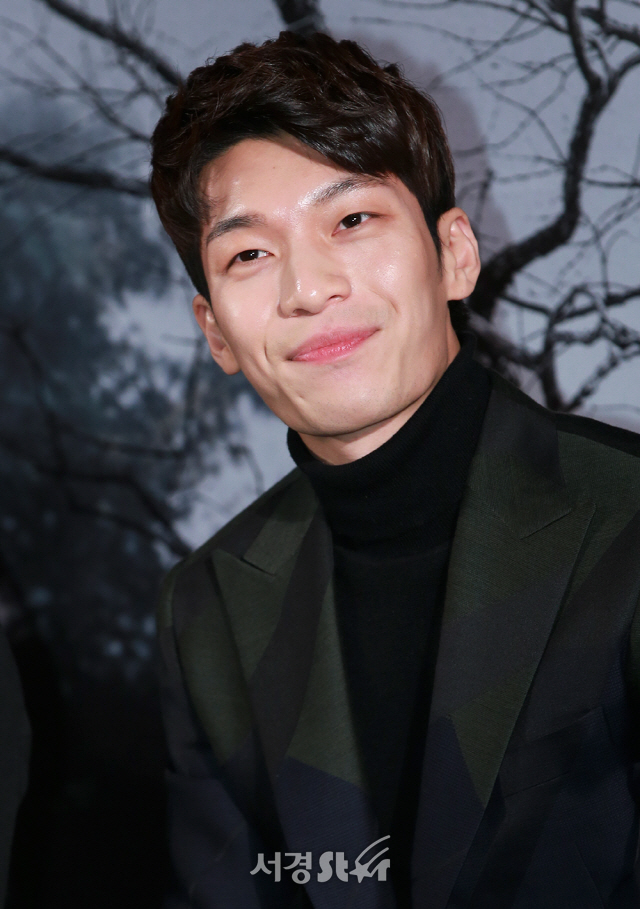 배우 위하준이 21일 오후 서울 용산구 CGV 용산아이파크몰에서 열린 영화 ‘곤지암’ 프로젝트 발표회에 참석하고 있다.