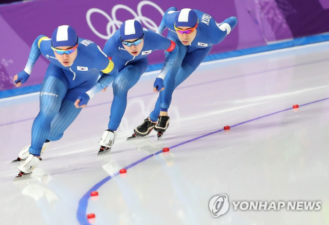 한국 남자 팀추월, 뉴질랜드 꺾고 결승 진출…이승훈 3개 대회 연속 메달