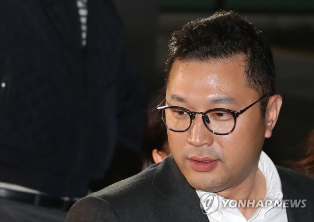 검찰, ‘MB 아들’ 이시형 다스 전무 소환 조사…MB 조사 임박