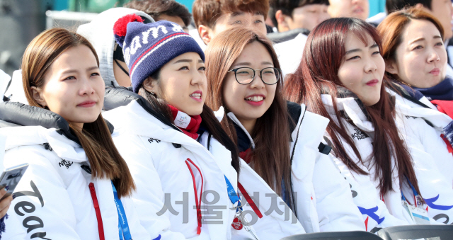 대한민국 선수단 해단식에 참석한 여자 컬링 대표팀 /강릉=권욱기자