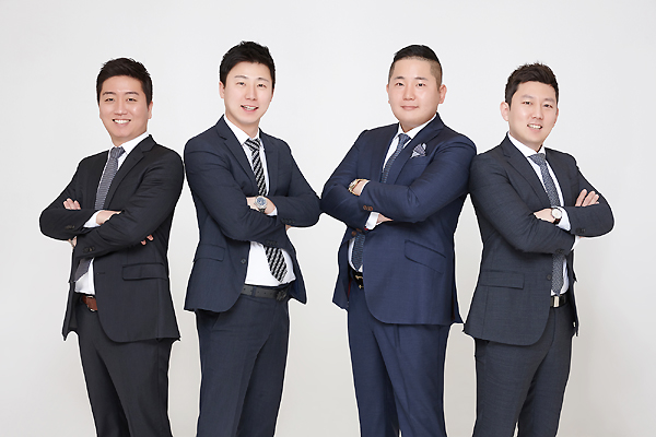 왼쪽부터 노현철 대표, 홍양표 이사, 김정근 전문 경영인, 정재열 이사