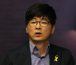 [단독] 한국당 '탁현민 방지법' 발의..공무원 성 논란 땐 여가부 장관이 징계 요청해야