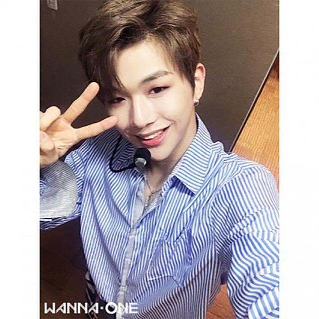 강다니엘 오늘도 여심저격! “셀카 사진을 공개합니다” 활짝 웃으며 브이…클릭스타워즈 개인랭킹 1위