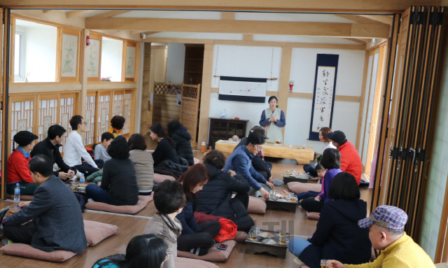 국립산림치유원, 장기 숙박고객 대상 ‘문필의 밤’ 초청행사 가져