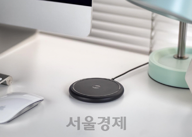 급속무선충전패드 ‘모피(mophie)’. 사진제공=KT CS