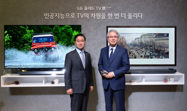 똑똑해진 LG OLED TV, 가격도 확 낮췄다