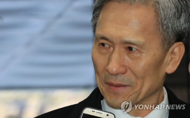 ‘軍 댓글수사 축소 의혹’ 김관진 영장 기각…法 “범죄사실 다툼 여지”