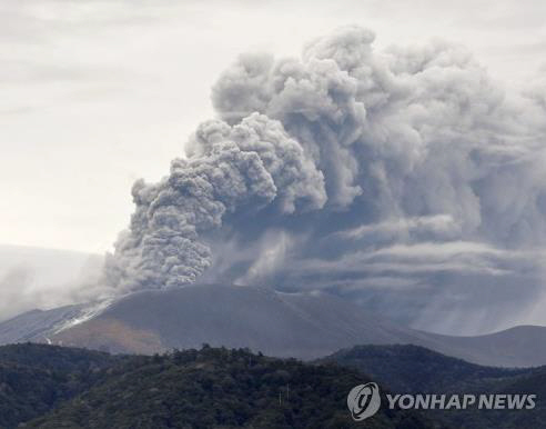 기상청 “日 기리시마 화산 분화…제주에 화산재 영향 가능성”