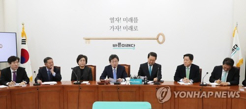 바른미래당이 안철수 전 대표의 ‘조기 등판’을 공개적으로 요청하고 나섰다./연합뉴스