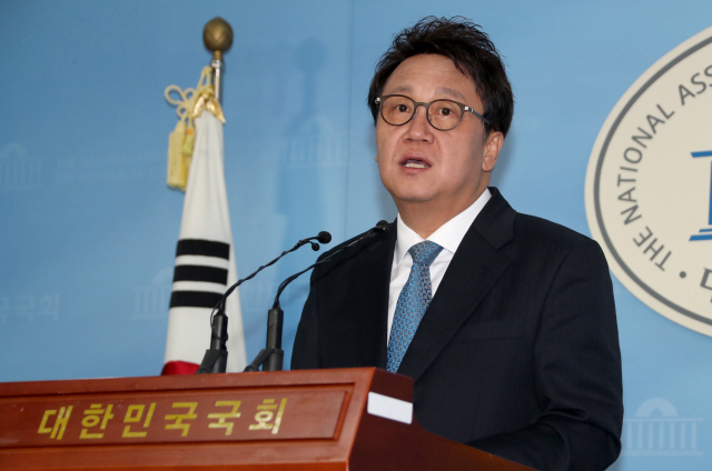 민병두 더불어민주당 의원이 12일 국회에 의원직 사직서를 제출했다./연합뉴스