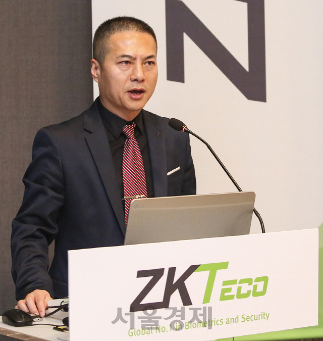 존 체 지케이테코(ZKTeco) 회장 겸 CEO가 13일 서울 소공동 더 플라자호첼에서 열린 기자간담회에서 한국 시장 진출에 계획에 대해 밝히고 있다. /사진제공=지케이테코