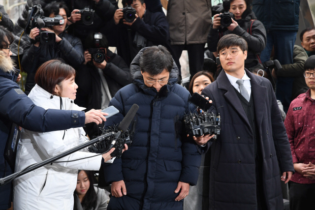 공보비서 성폭행 의혹을 받고 있는 안희정 전 충남지사가 지난 9일 서부지검에 자진 출석해 입장을 밝혔다. /이호재 기자