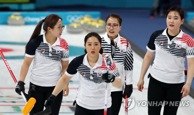 여자컬링, 세계선수권서도 일본 9-5 격파…예선 ‘7승 3패’