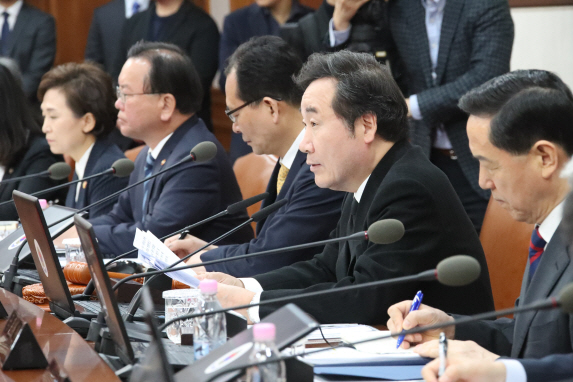 李총리 “국회가 개헌 논의 새 국면 열어달라”