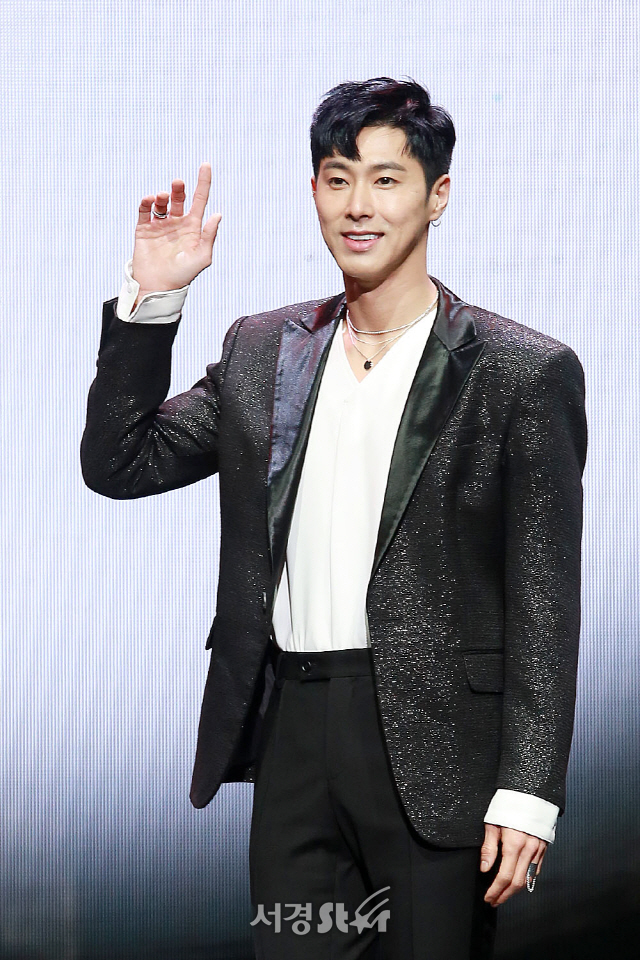 [현장] 유노윤호, '동방신기의 색깔?…20대 때가 레드라면, 30대는 화이트'