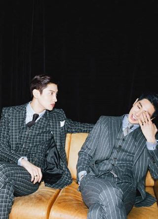 ‘운명’ 동방신기, 아이튠즈 종합 앨범 차트 11개 지역 1위... 29일 오후 ‘엠카’에서 컴백