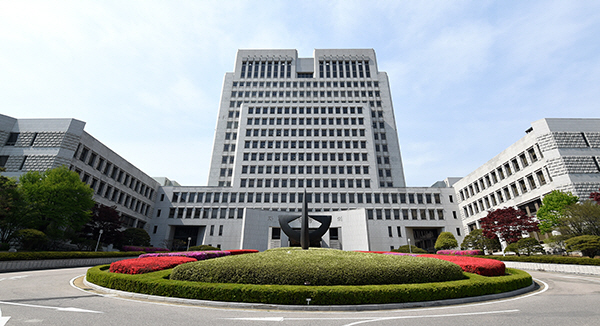 같은 교회에 다니는 내연녀를 살해하고 시신을 야산에 숨긴 혐의로 재판에 넘겨진 40대 남성에게 징역 20년이 확정됐다.  /서울경제DB