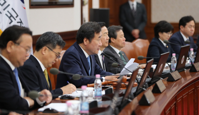 [3조9,000억 추경·해운재건 계획]  '장기근속 등 걸림돌 많아'…年 1,000만원 더 준다고 中企갈까