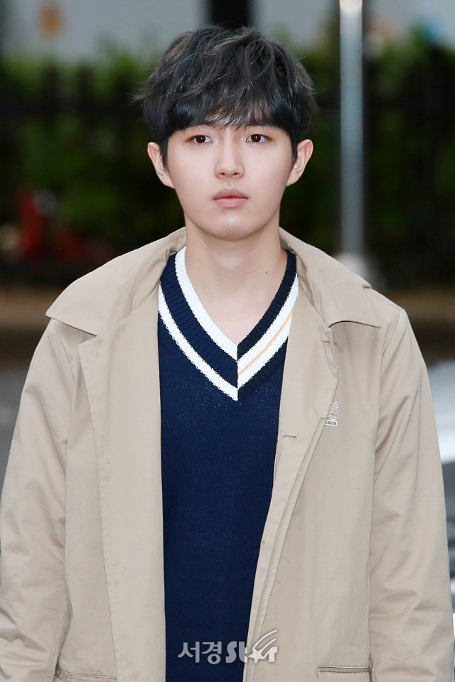 워너원 김재환, '아직 꿈 속 인가?' (뮤직뱅크 출근길)