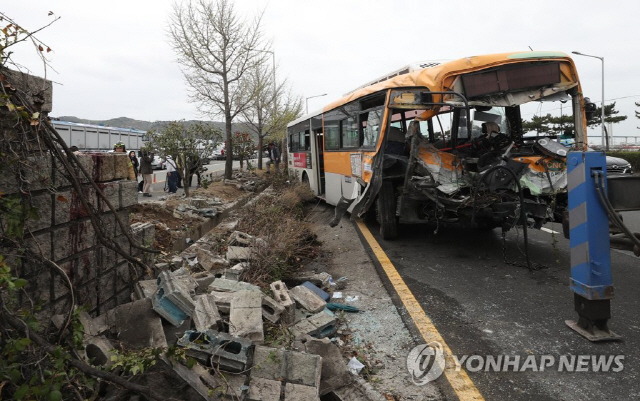 울산 시내버스 사고유발 운전자 구속영장…무리한 차로 변경, 왜?