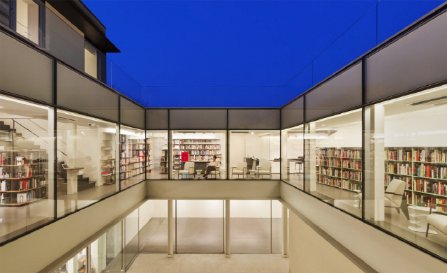 4색 도서관이 던지는 고객 가치의 의미, 책과 함께 꽃피는 현대카드의 ‘문화경영