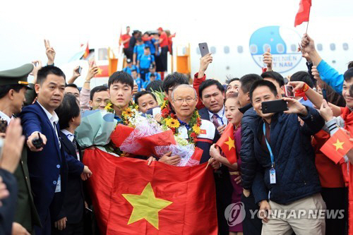 ‘박항서 매직’ 베트남 축구대표팀, 포상금 25억원 받는다