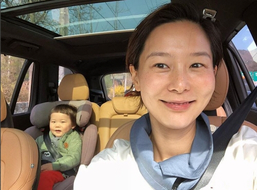김나영 둘째 임신! “9월 여름 중 출산 예정” 귀요미 아들과 셀카 앞머리 매력적 “축하드려요”