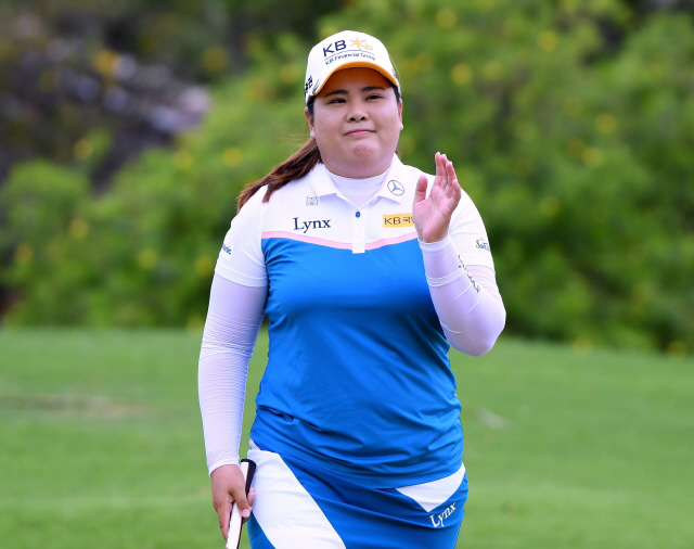 [LPGA 롯데챔피언십 최종] 두 번이나 빗나간 1m 퍼트…여제 등극은 '잠시 보류'