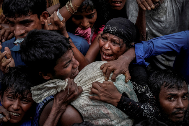 2018년 퓰리처상 피처 사진 부문에 선정된 로이터통신의 미얀마 로힝야족 난민 사진. /로이터연합뉴스