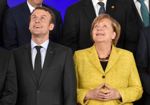에마뉘엘 마크롱(왼쪽) 프랑스 대통령과 앙겔라 메르켈 독일 총리/AFP연합뉴스