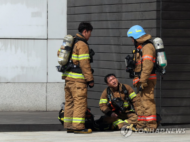 수원 NC백화점 화재로 300명 긴급 대피..피해 없었던 이유는