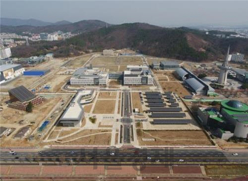 20일 대전 엑스포공원에서 개원식을 갖는 기초과학연구원(IBS) 본원.