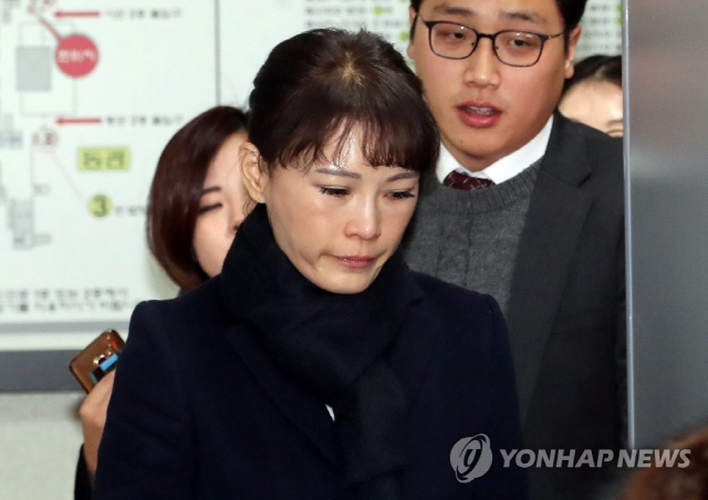 '청문회 무단 불출석' 윤전추·우병우 장모, 항소심서 감형