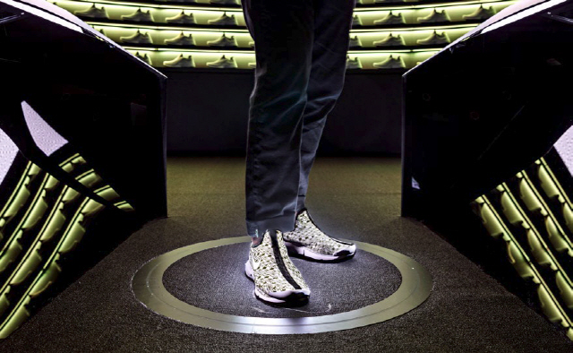 뉴욕 나이키 바이유 스튜디오에 전시된 맞춤 제작형 신발