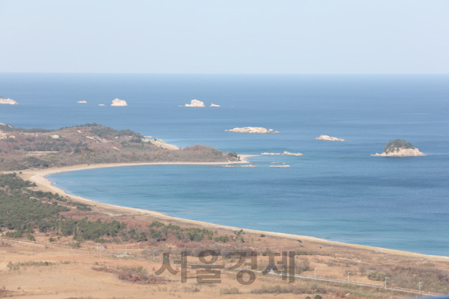 717 OP에서 내려다 본 북한 해금강변