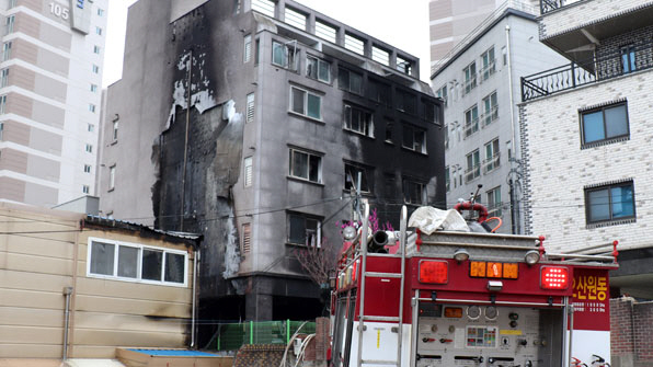 오산 갈곶동 6층 원룸 건물 화재 … 17명 부상 ‘진화 완료’