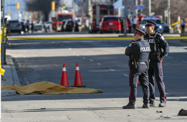 외교부 “토론토 차량돌진, 우리국민 2명·캐나다동포 1명 사망”